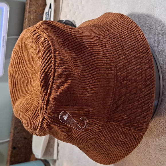 Claire's - Picture 2 of 8